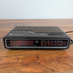Vintage GE 7-4612B Digital Alarm Clock Radio General Electric Tested Works